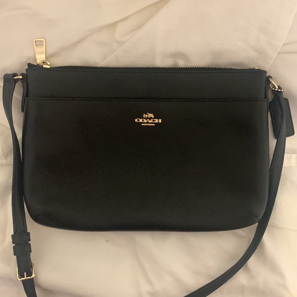 Coach Saffiano Black Leather Crossbody bag - Picture 2 of 6